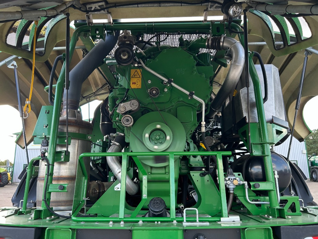 John Deere 8400 mit Kemper 475 Plus - Kombajn: obrázok 5 John Deere 8400 mit Kemper 475 Plus - Kombajn: obrázok 5