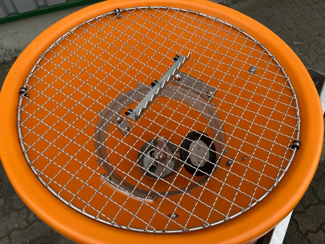 Matev SPR-H/M 125 IX - Rozmetač piesku/ Soli: obrázok 3 Matev SPR-H/M 125 IX - Rozmetač piesku/ Soli: obrázok 3