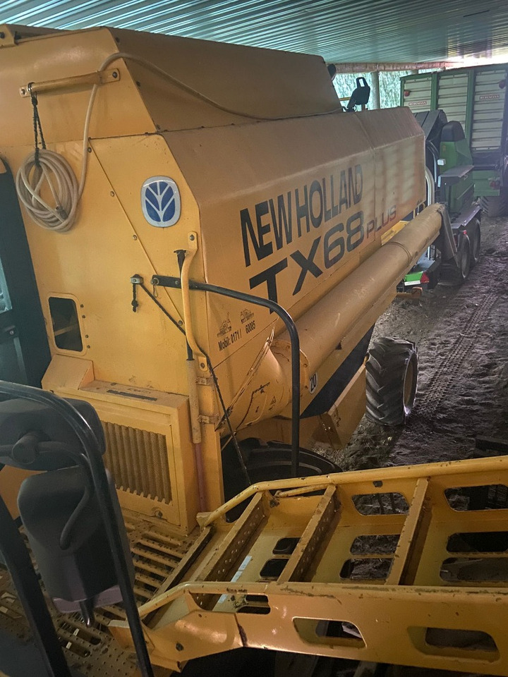 New Holland TX 68 Plus - Obilný kombajn: obrázok 5 New Holland TX 68 Plus - Obilný kombajn: obrázok 5