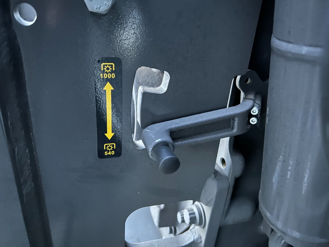 Valtra A85N - Traktor: obrázok 4 Valtra A85N - Traktor: obrázok 4