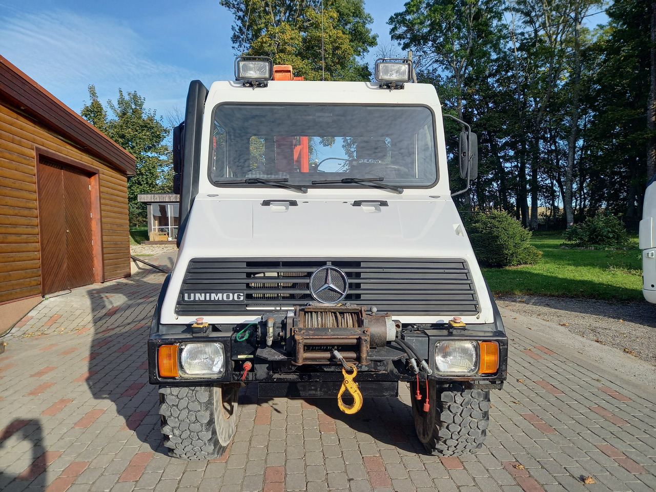UNIMOG U100L - Auto s hydraulickou rukou: obrázok 4 UNIMOG U100L - Auto s hydraulickou rukou: obrázok 4