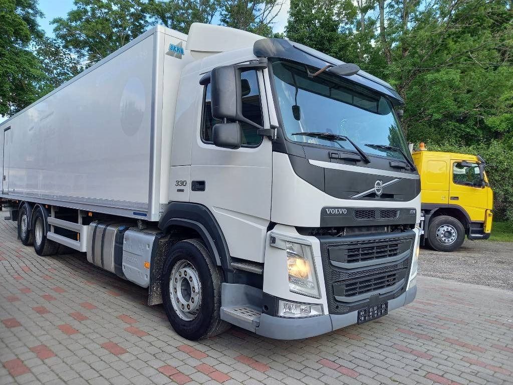 Volvo FM 330, 6x2, CARRIER SUPRA 950 U - Chladirenské nákladné vozidlo: obrázok 5 Volvo FM 330, 6x2, CARRIER SUPRA 950 U - Chladirenské nákladné vozidlo: obrázok 5