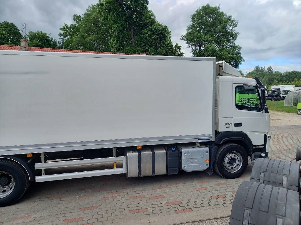 Chladirenské nákladné vozidlo Volvo FM 330, 6x2, CARRIER SUPRA 950 U: obrázok 21