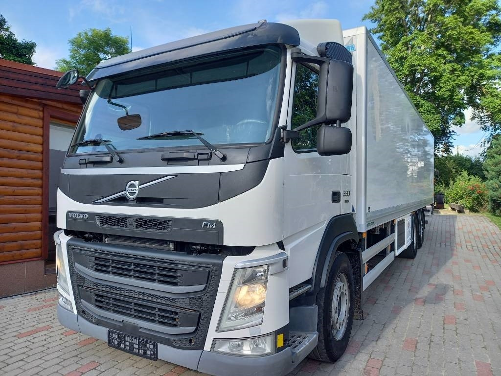 Volvo FM 330, 6x2, CARRIER SUPRA 950 U - Chladirenské nákladné vozidlo: obrázok 2 Volvo FM 330, 6x2, CARRIER SUPRA 950 U - Chladirenské nákladné vozidlo: obrázok 2