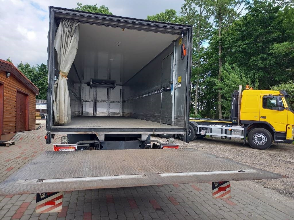 Chladirenské nákladné vozidlo Volvo FM 330, 6x2, CARRIER SUPRA 950 U: obrázok 31