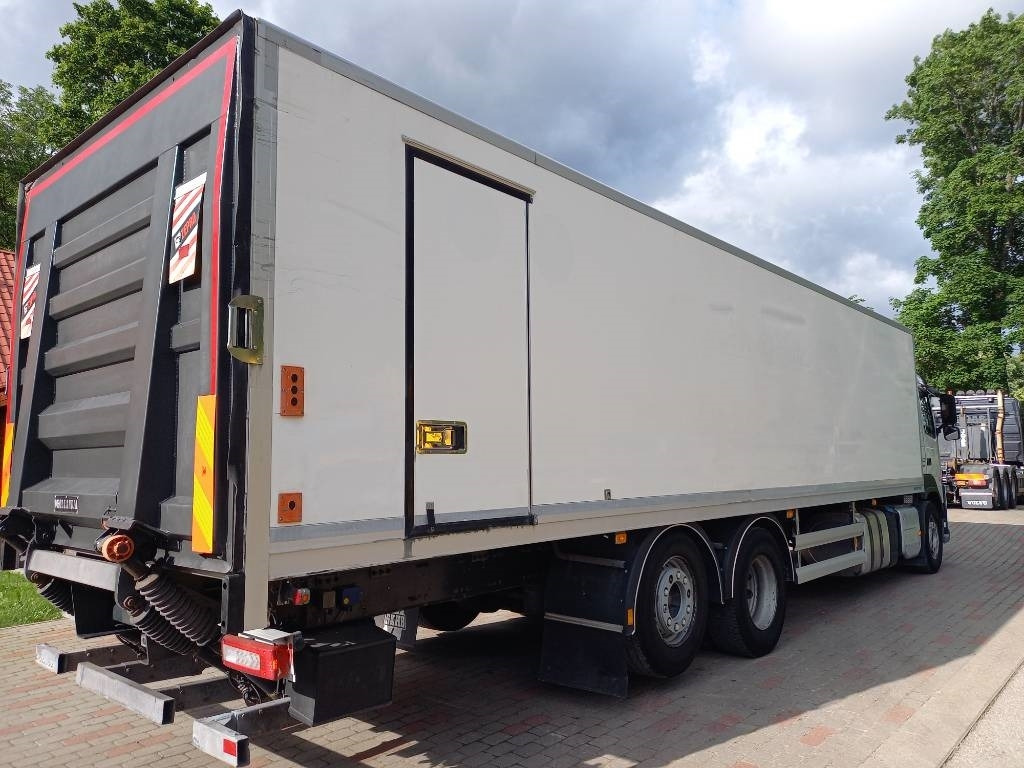 Chladirenské nákladné vozidlo Volvo FM 330, 6x2, CARRIER SUPRA 950 U: obrázok 29