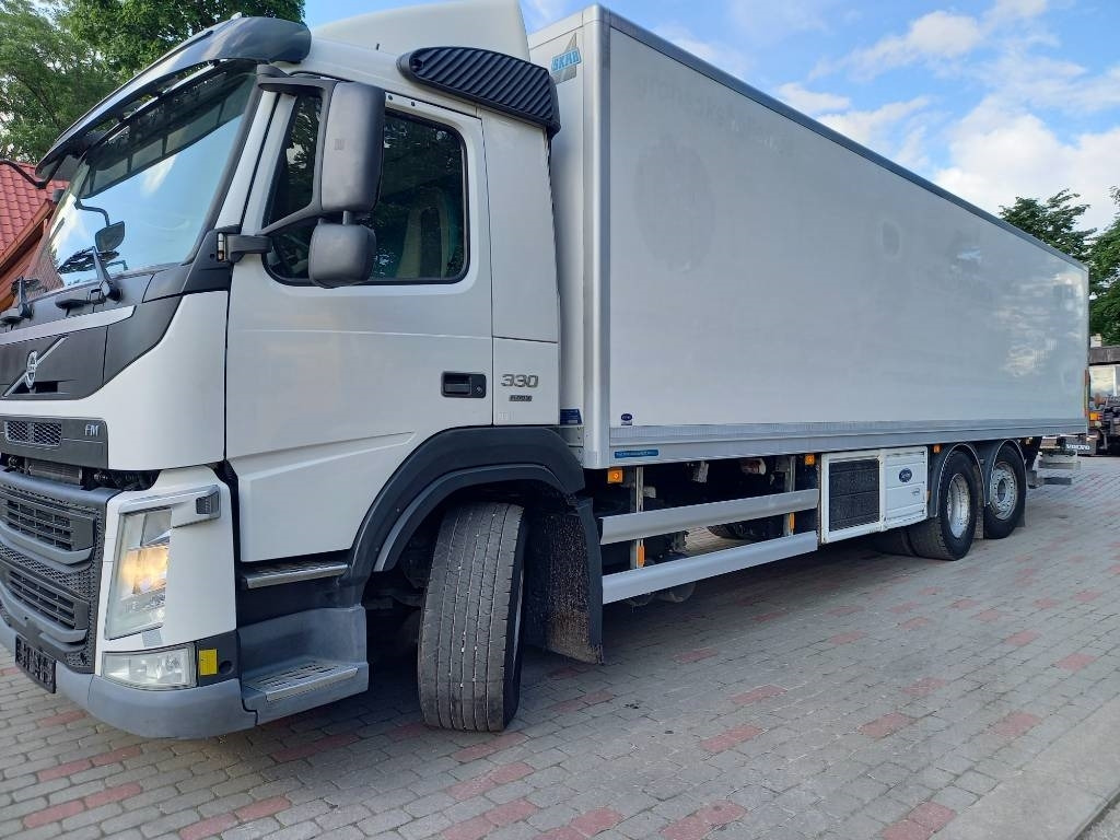 Volvo FM 330, 6x2, CARRIER SUPRA 950 U - Chladirenské nákladné vozidlo: obrázok 3 Volvo FM 330, 6x2, CARRIER SUPRA 950 U - Chladirenské nákladné vozidlo: obrázok 3