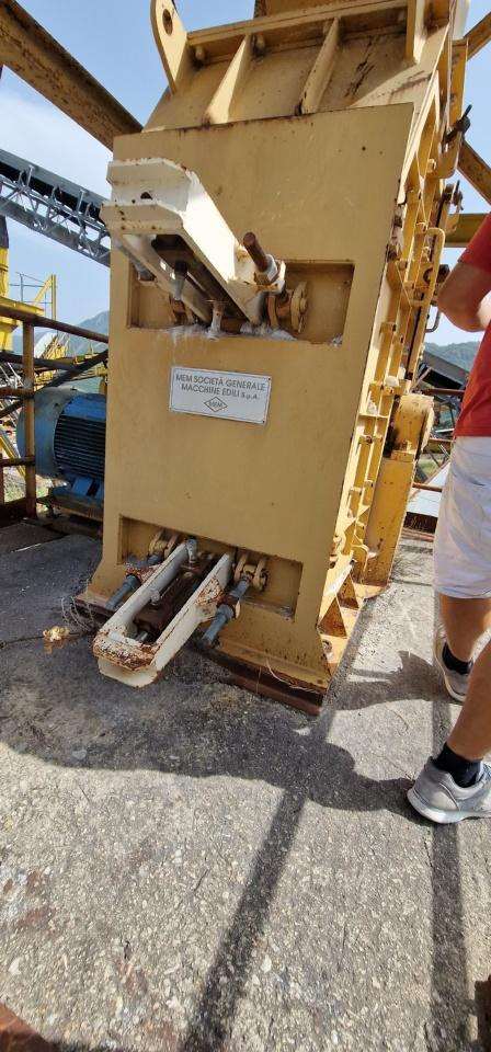 200 t 4 Decksiebmaschine mit prallbrecher - Třídič: obrázok 4 200 t 4 Decksiebmaschine mit prallbrecher - Třídič: obrázok 4