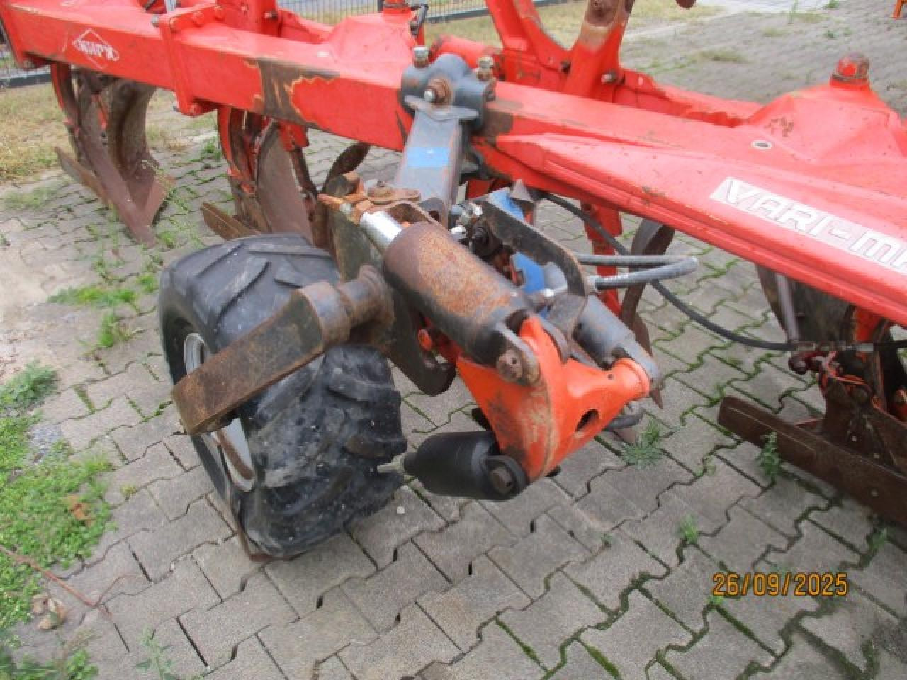 Kuhn Varimaster 152 NSH - Pluh: obrázok 5 Kuhn Varimaster 152 NSH - Pluh: obrázok 5