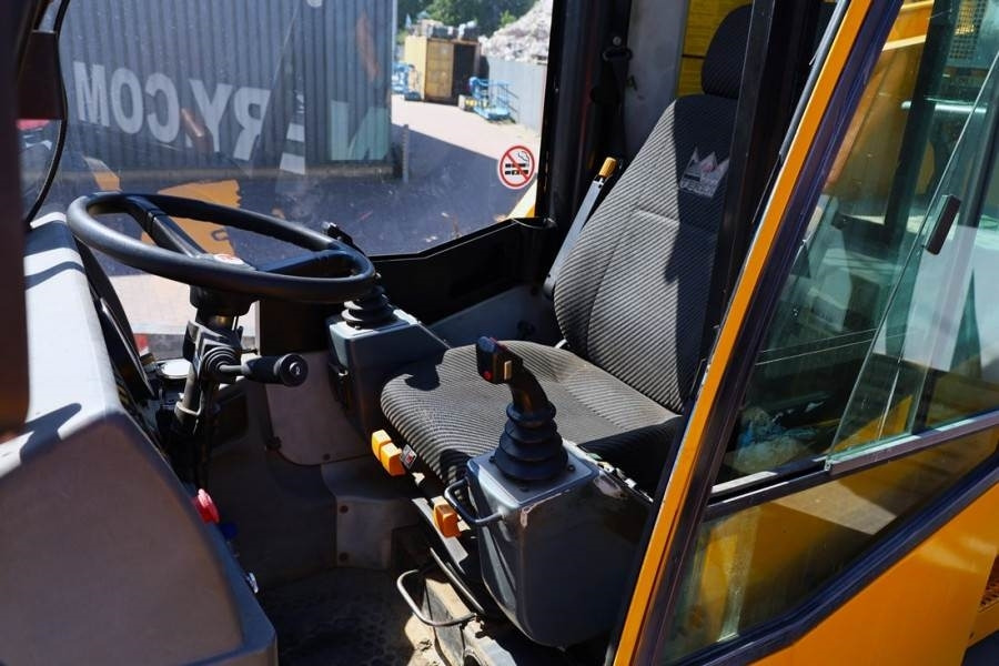 Demag AC30 City Diesel, 4x4x4 Drive, 30t Capacity, 25m M - Žeriav pre všetky terény: obrázok 4 Demag AC30 City Diesel, 4x4x4 Drive, 30t Capacity, 25m M - Žeriav pre všetky terény: obrázok 4