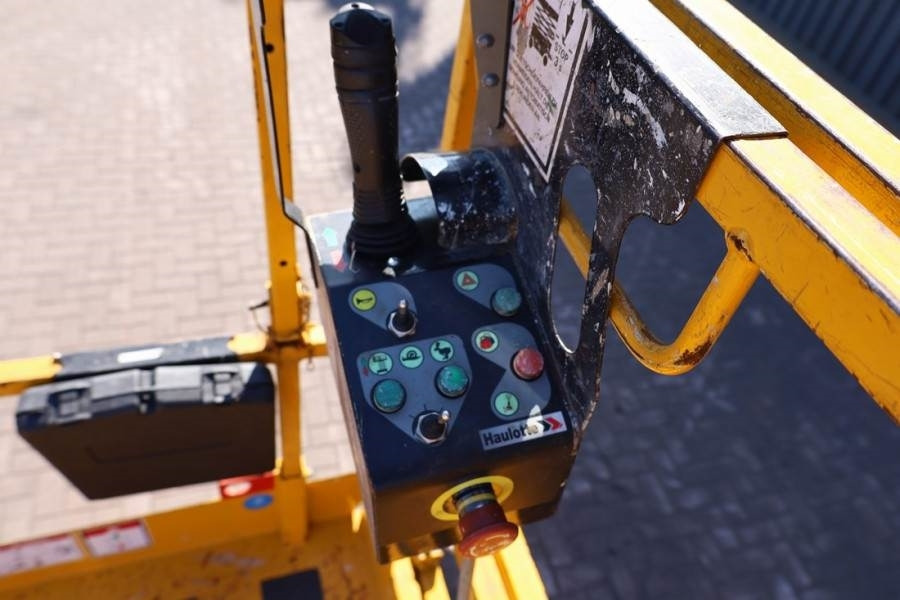 Haulotte COMPACT 14 Electric, 14m Working Height, 350kg Cap - Samohybná plošiny: obrázok 3 Haulotte COMPACT 14 Electric, 14m Working Height, 350kg Cap - Samohybná plošiny: obrázok 3