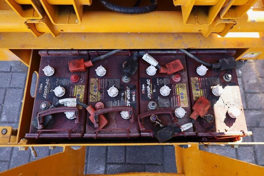 Haulotte Compact 10 Electric, 10m Working Height, 450kg Cap - Samohybná plošiny: obrázok 3 Haulotte Compact 10 Electric, 10m Working Height, 450kg Cap - Samohybná plošiny: obrázok 3