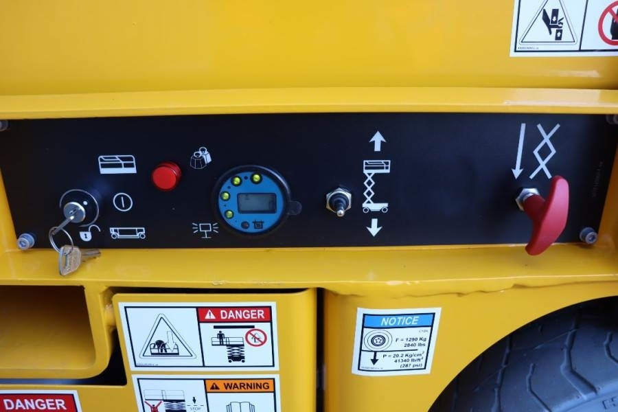 Haulotte Compact 10N Valid Inspection, *Guarantee! 10m Work - Samohybná plošiny: obrázok 4 Haulotte Compact 10N Valid Inspection, *Guarantee! 10m Work - Samohybná plošiny: obrázok 4