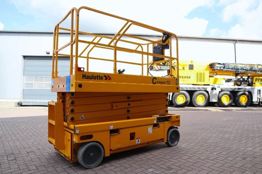 Haulotte Compact 12 Electric, 12m Working Height, 300kg Cap - Samohybná plošiny: obrázok 2 Haulotte Compact 12 Electric, 12m Working Height, 300kg Cap - Samohybná plošiny: obrázok 2