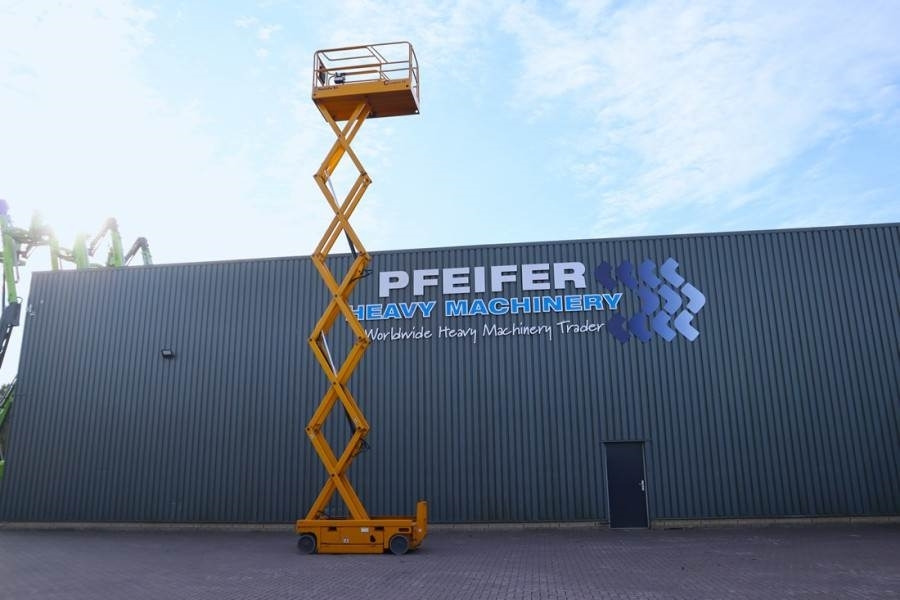 Haulotte Compact 12 Electric, 12m Working Height, 300kg Cap - Samohybná plošiny: obrázok 3 Haulotte Compact 12 Electric, 12m Working Height, 300kg Cap - Samohybná plošiny: obrázok 3