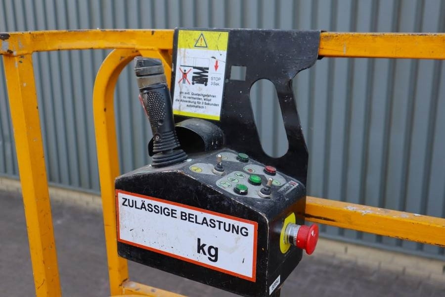 Haulotte Compact 12 Electric, 12m Working Height, 300kg Cap - Samohybná plošiny: obrázok 4 Haulotte Compact 12 Electric, 12m Working Height, 300kg Cap - Samohybná plošiny: obrázok 4