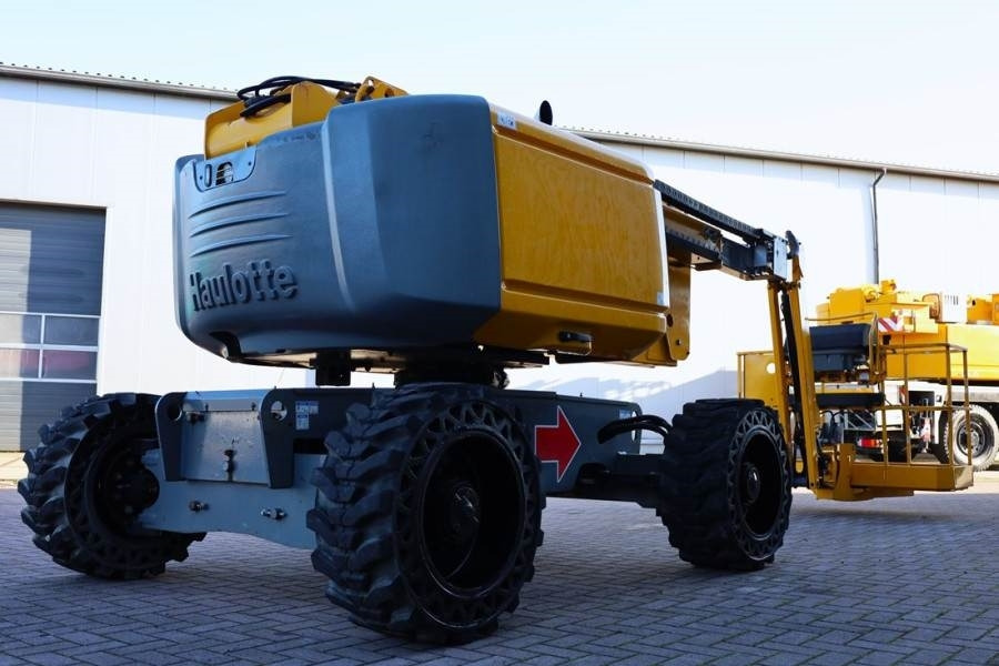 Haulotte HA16RTJ Pro Diesel, 4x4x4 Drive, 16 m Working Heig - Kĺbová pracovná plošina: obrázok 2 Haulotte HA16RTJ Pro Diesel, 4x4x4 Drive, 16 m Working Heig - Kĺbová pracovná plošina: obrázok 2