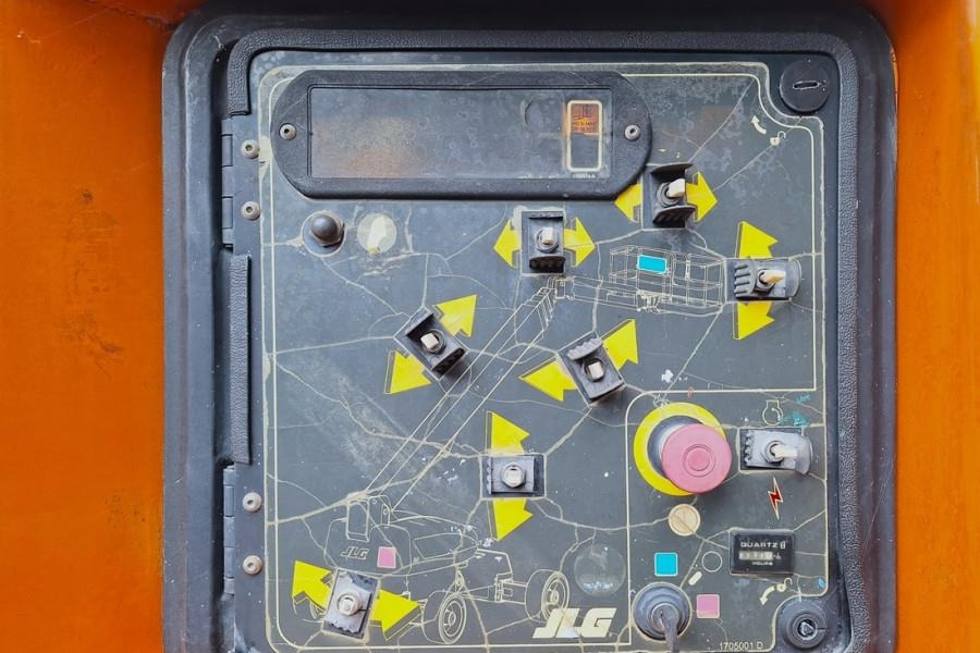 JLG 1350SJP Diesel, 4x4x4 Drive 43.3m Working Height, - Kĺbová pracovná plošina: obrázok 4 JLG 1350SJP Diesel, 4x4x4 Drive 43.3m Working Height, - Kĺbová pracovná plošina: obrázok 4