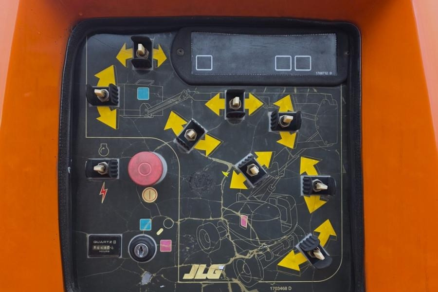 JLG 800AJ Diesel, 4x4x4 Drive, 26.5m Working Height, 1 - Kĺbová pracovná plošina: obrázok 5 JLG 800AJ Diesel, 4x4x4 Drive, 26.5m Working Height, 1 - Kĺbová pracovná plošina: obrázok 5