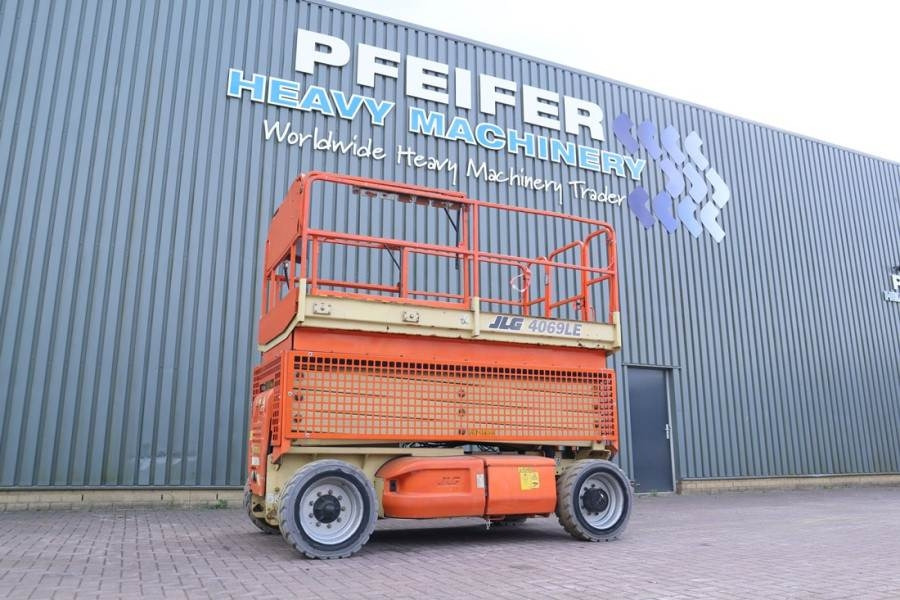 JLG M4069 Hybrid, 14.2m Working Height, 360kg Capacity - Samohybná plošiny: obrázok 1 JLG M4069 Hybrid, 14.2m Working Height, 360kg Capacity - Samohybná plošiny: obrázok 1