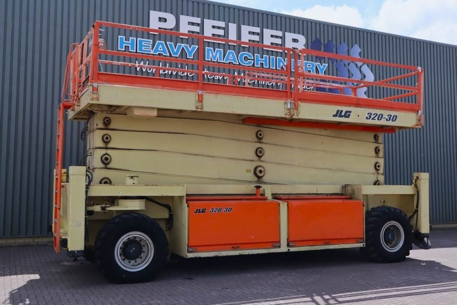 JLG SL320-30 Diesel, 4x4 Drive, 34m Working Height, 14 - Samohybná plošiny: obrázok 1 JLG SL320-30 Diesel, 4x4 Drive, 34m Working Height, 14 - Samohybná plošiny: obrázok 1