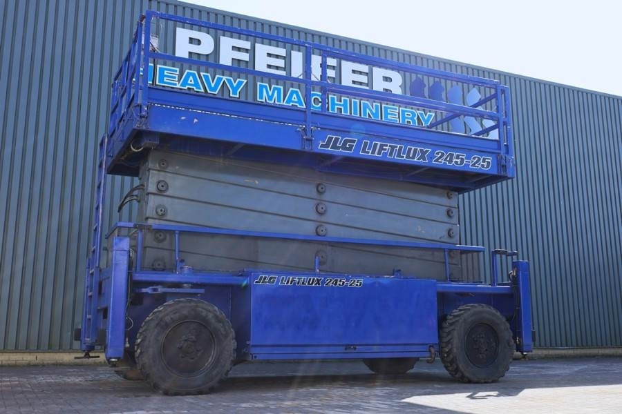 Liftlux SL245-25D 4WD Diesel, 4x4 Drive, 26.5m Working Hei - Samohybná plošiny: obrázok 1 Liftlux SL245-25D 4WD Diesel, 4x4 Drive, 26.5m Working Hei - Samohybná plošiny: obrázok 1