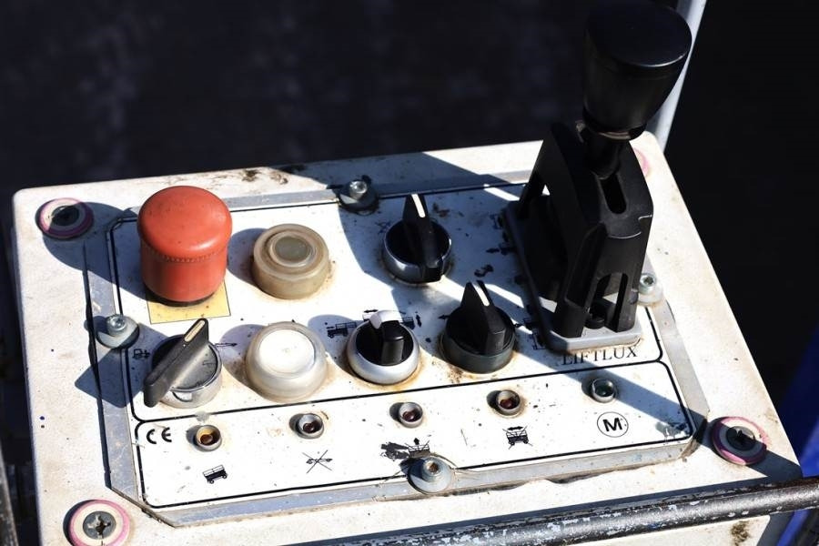 Liftlux SL245-25D 4WD Diesel, 4x4 Drive, 26.5m Working Hei - Samohybná plošiny: obrázok 4 Liftlux SL245-25D 4WD Diesel, 4x4 Drive, 26.5m Working Hei - Samohybná plošiny: obrázok 4