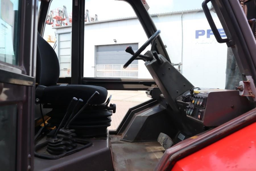 Manitou M30-4 Diesel, 4x4 Drive, 3t Capacity, Triplex Mast - Terénny vozík: obrázok 3 Manitou M30-4 Diesel, 4x4 Drive, 3t Capacity, Triplex Mast - Terénny vozík: obrázok 3