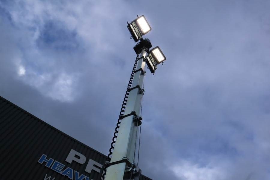 Trime X-BOX 4x320 LED Valid inspection, *Guarantee - Osvetľovacia veža: obrázok 4 Trime X-BOX 4x320 LED Valid inspection, *Guarantee - Osvetľovacia veža: obrázok 4