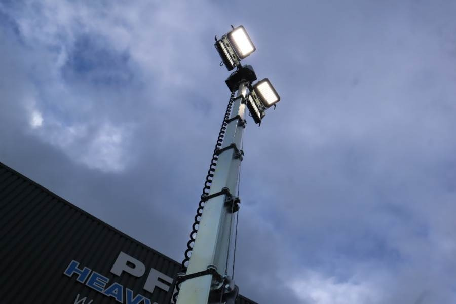 Trime X-BOX 4x320W Valid inspection, *Guarantee! Hydr. V - Osvetľovacia veža: obrázok 3 Trime X-BOX 4x320W Valid inspection, *Guarantee! Hydr. V - Osvetľovacia veža: obrázok 3