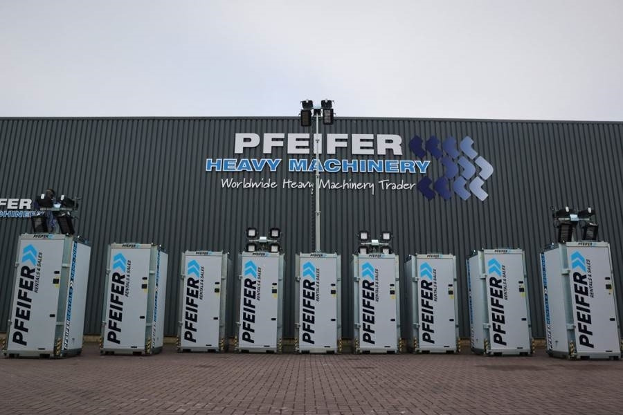 Trime X-BOX M 4x320W Valid inspection, *Guarantee! Max B - Osvetľovacia veža: obrázok 1 Trime X-BOX M 4x320W Valid inspection, *Guarantee! Max B - Osvetľovacia veža: obrázok 1