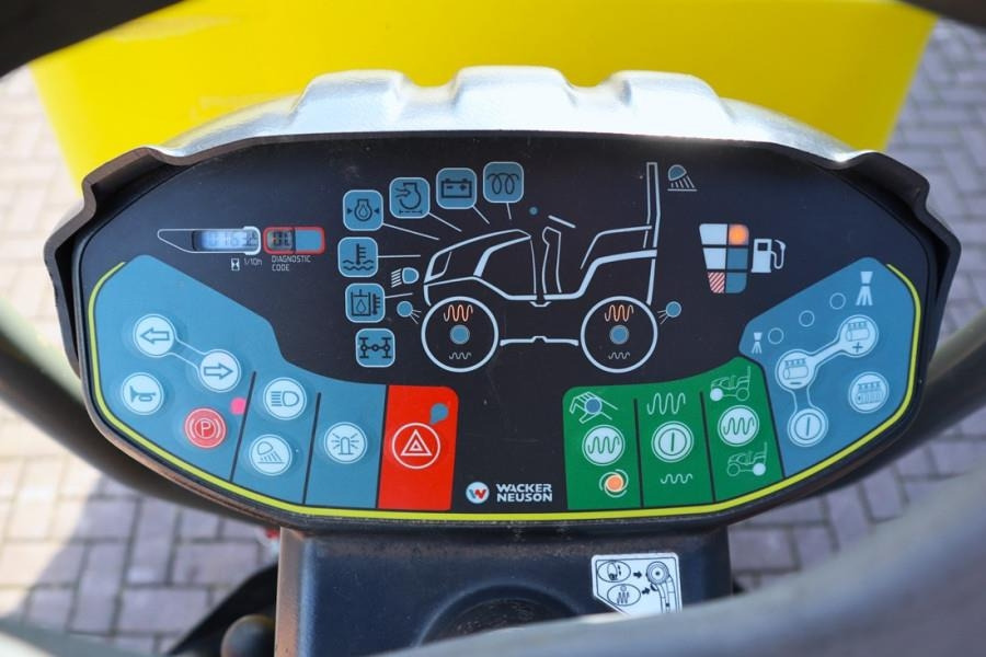 Wacker Neuson RD28-120 Diesel, Front And Rear Vibrating Smooth D - Cestný valec: obrázok 4 Wacker Neuson RD28-120 Diesel, Front And Rear Vibrating Smooth D - Cestný valec: obrázok 4