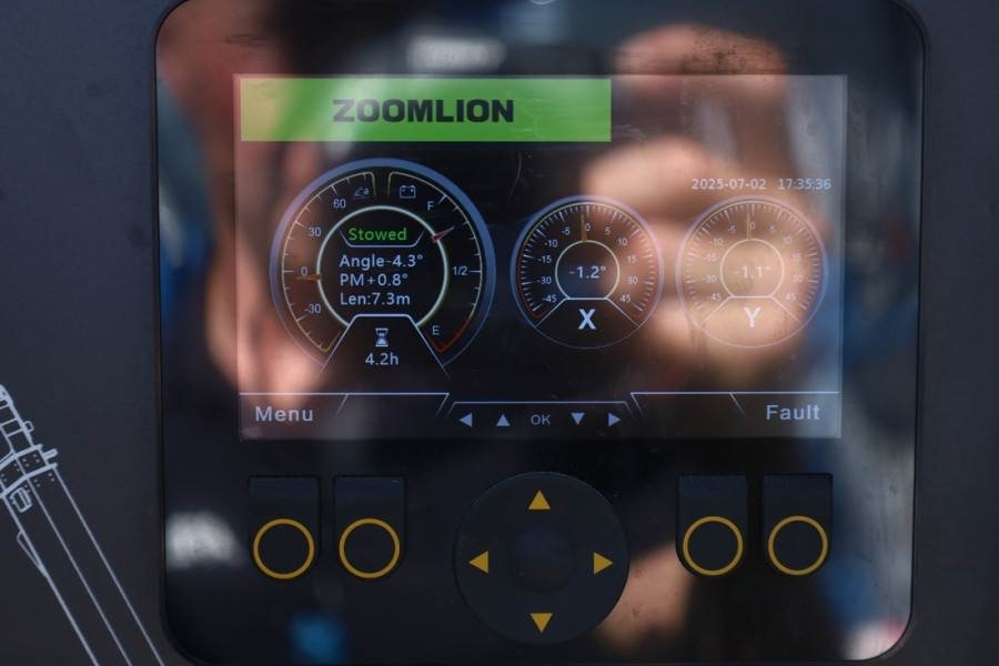 Zoomlion ZT22JE Fully Electric Lithium-Powered, 4x4 Rough T - Teleskopická plošina: obrázok 5 Zoomlion ZT22JE Fully Electric Lithium-Powered, 4x4 Rough T - Teleskopická plošina: obrázok 5