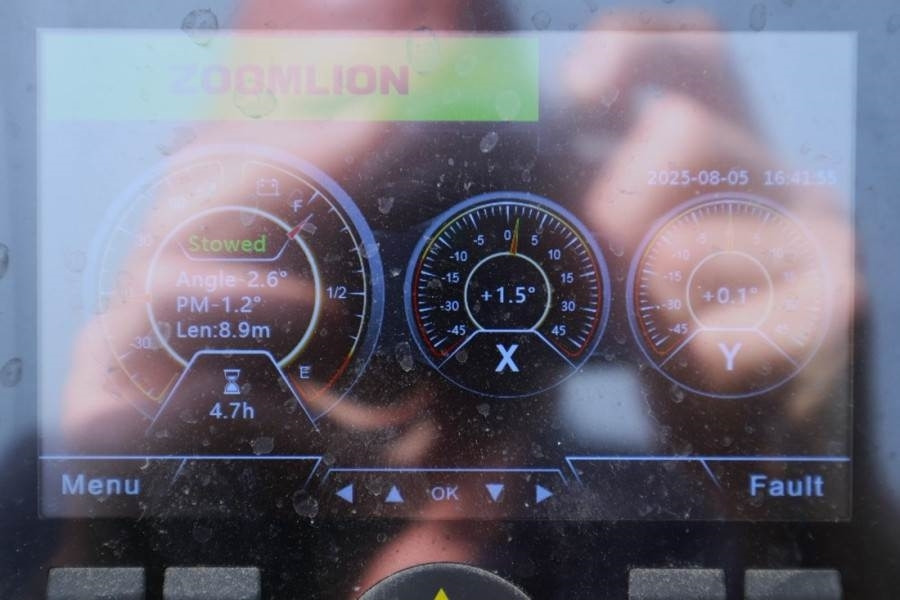 Zoomlion ZT26JE Fully Electric Lithium-Powered, 4x4 Rough T - Teleskopická plošina: obrázok 5 Zoomlion ZT26JE Fully Electric Lithium-Powered, 4x4 Rough T - Teleskopická plošina: obrázok 5