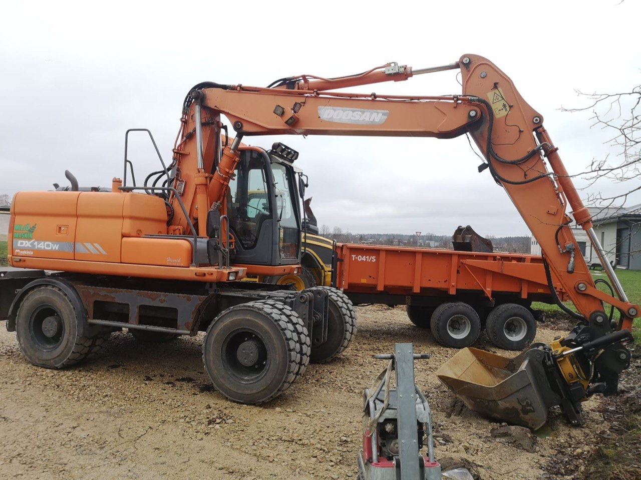 Doosan DX 140 - Kolesové rýpadlo: obrázok 3 Doosan DX 140 - Kolesové rýpadlo: obrázok 3