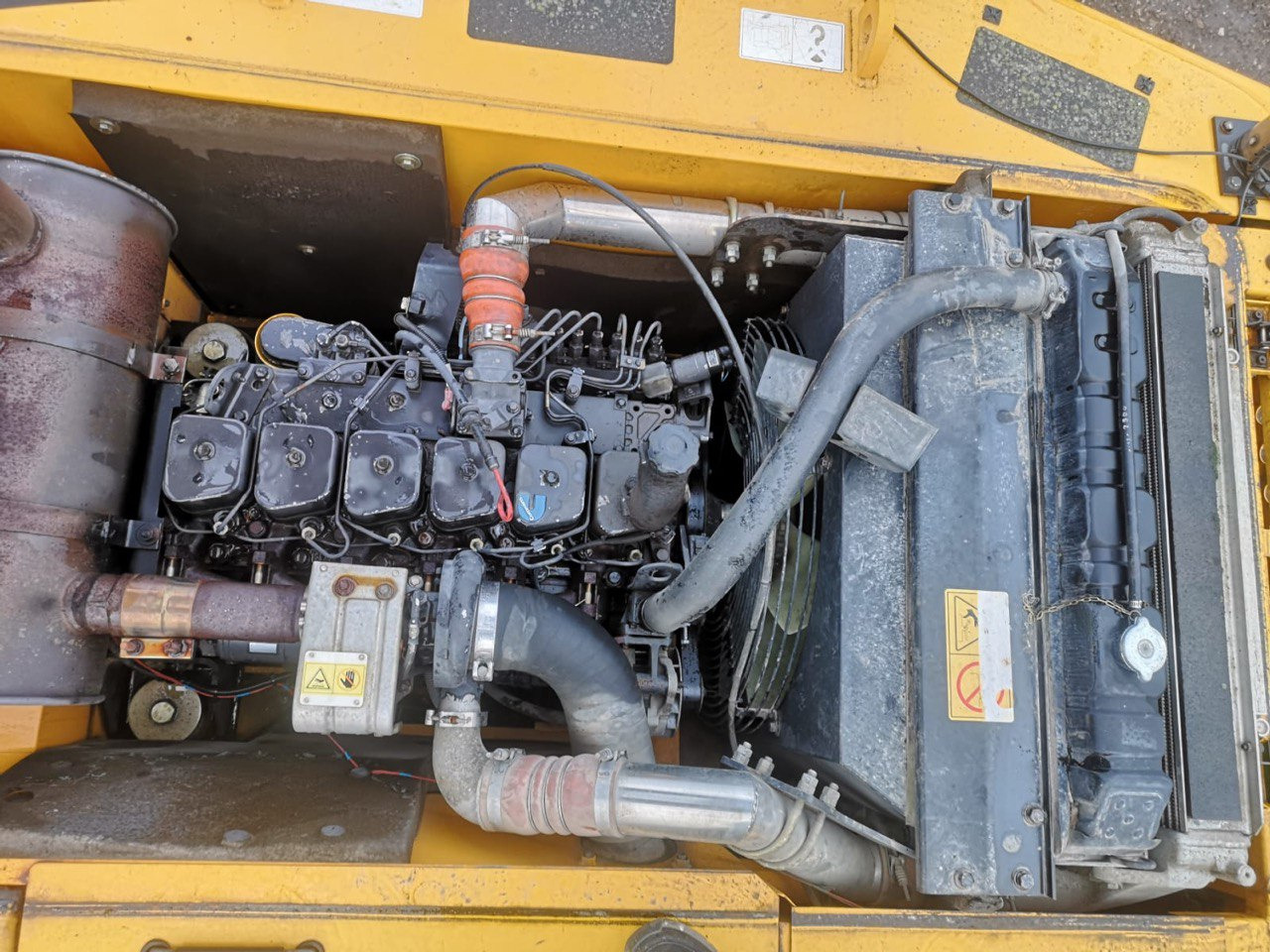 HYUNDAI 210 - Kolesové rýpadlo: obrázok 5 HYUNDAI 210 - Kolesové rýpadlo: obrázok 5