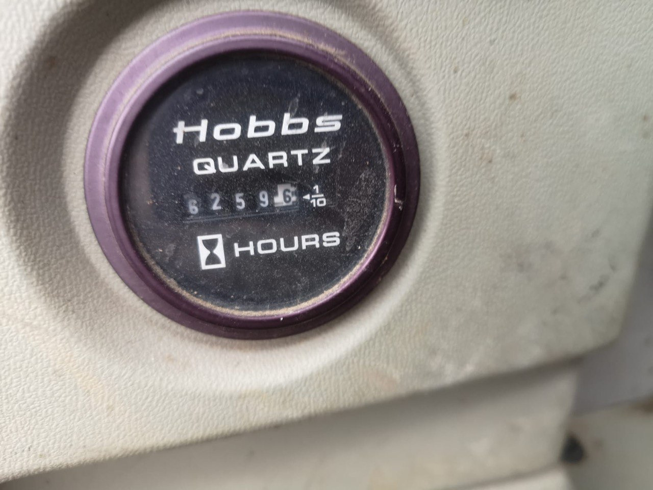 HYUNDAI 210 - Kolesové rýpadlo: obrázok 4 HYUNDAI 210 - Kolesové rýpadlo: obrázok 4