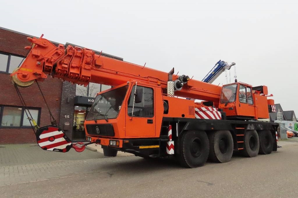 Krupp KMK 4080 - Žeriav pre všetky terény: obrázok 1 Krupp KMK 4080 - Žeriav pre všetky terény: obrázok 1