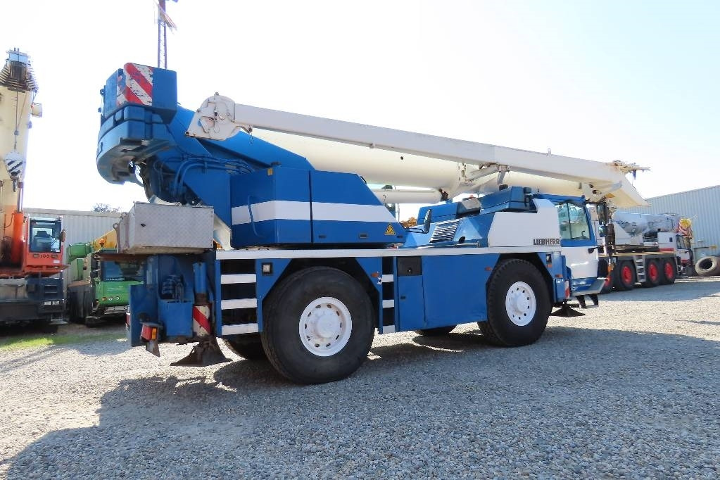 Liebherr LTM 1040-2.1 - Žeriav pre všetky terény: obrázok 3 Liebherr LTM 1040-2.1 - Žeriav pre všetky terény: obrázok 3