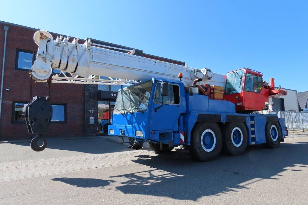 Liebherr LTM 1050-1 - Žeriav pre všetky terény: obrázok 1 Liebherr LTM 1050-1 - Žeriav pre všetky terény: obrázok 1