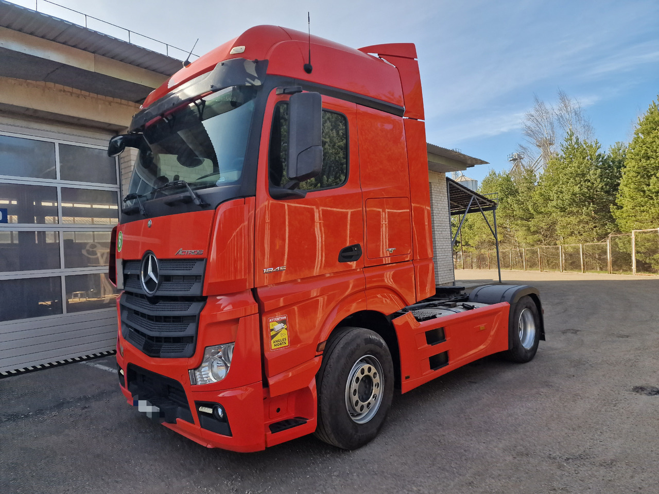 MERCEDES-BENZ 1845 Retarder Actros - Ťahač: obrázok 1 MERCEDES-BENZ 1845 Retarder Actros - Ťahač: obrázok 1