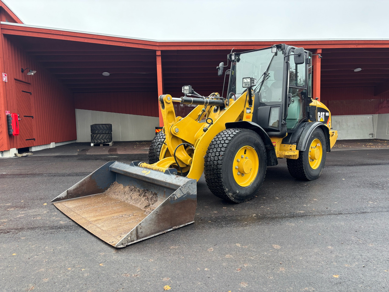 CAT 906H - Kolesový nakladač: obrázok 1 CAT 906H - Kolesový nakladač: obrázok 1