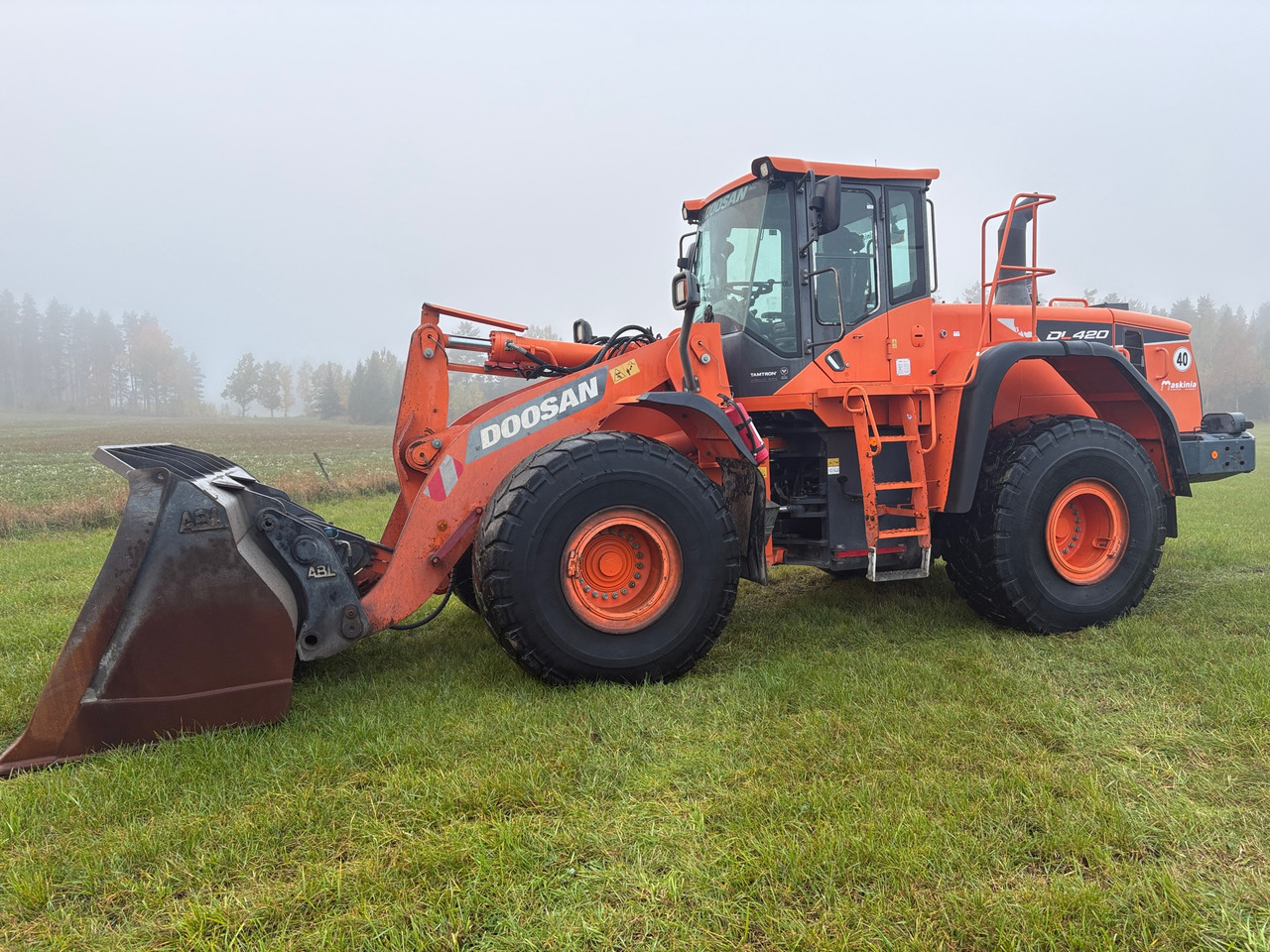 Doosan DL420-5 - Kolesový nakladač: obrázok 1 Doosan DL420-5 - Kolesový nakladač: obrázok 1