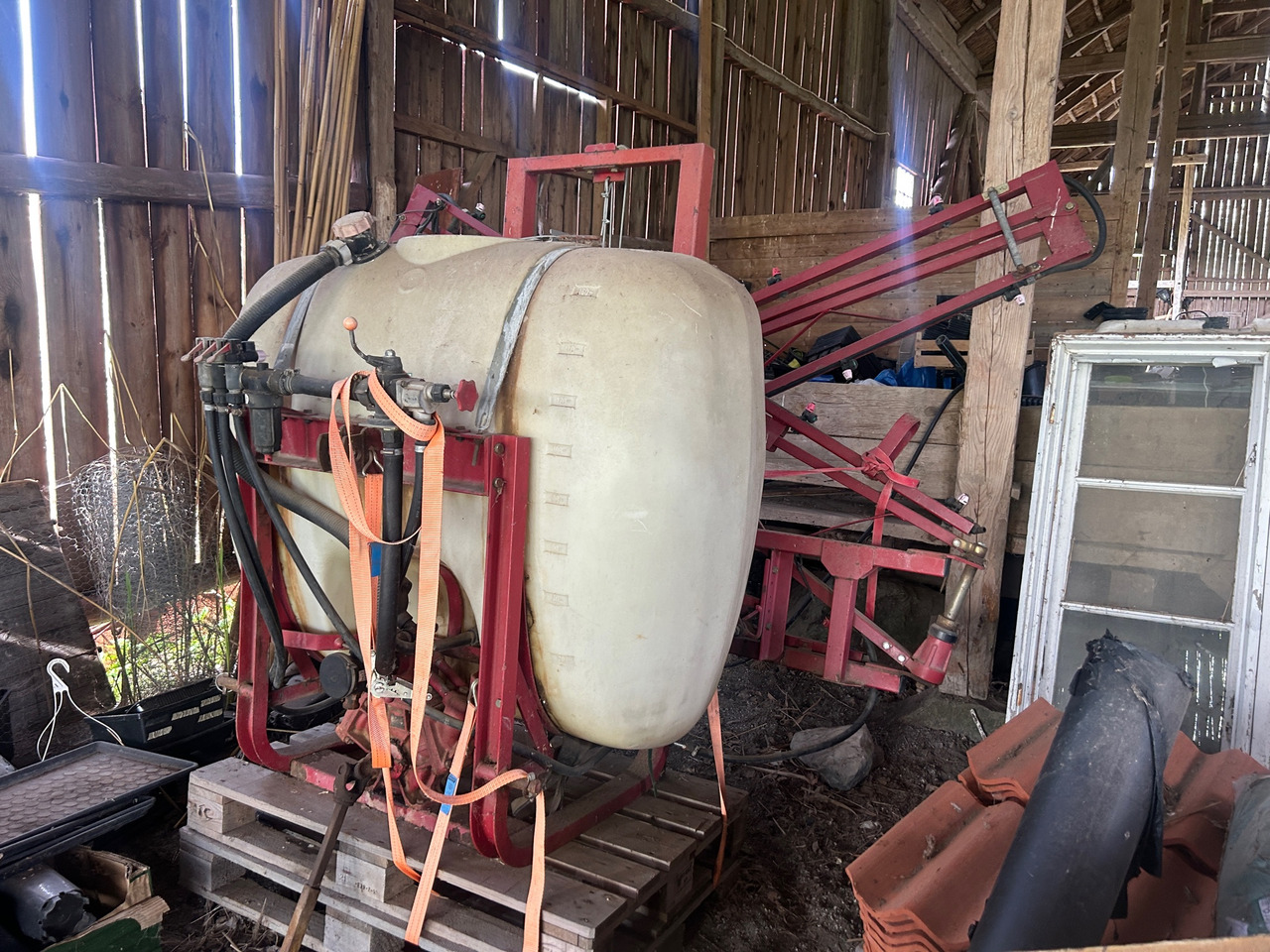 Hardi 800 L - Postrekovač: obrázok 1 Hardi 800 L - Postrekovač: obrázok 1