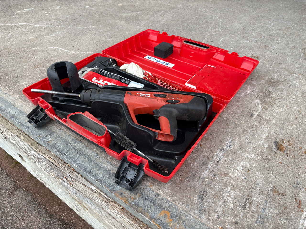 Hilti DX 460 - Stavebné zariadenia: obrázok 1 Hilti DX 460 - Stavebné zariadenia: obrázok 1