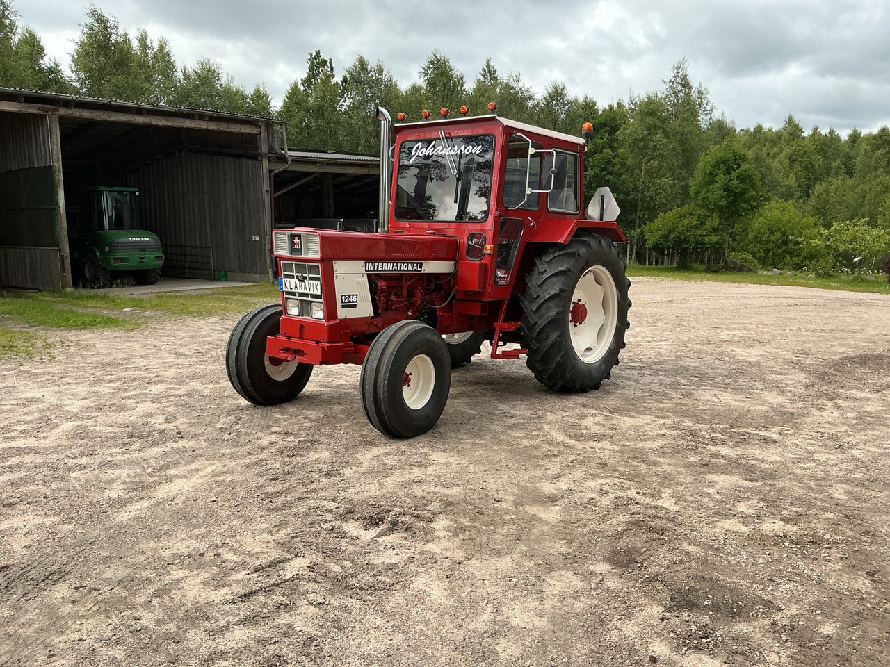 International 1246 - Traktor: obrázok 1 International 1246 - Traktor: obrázok 1