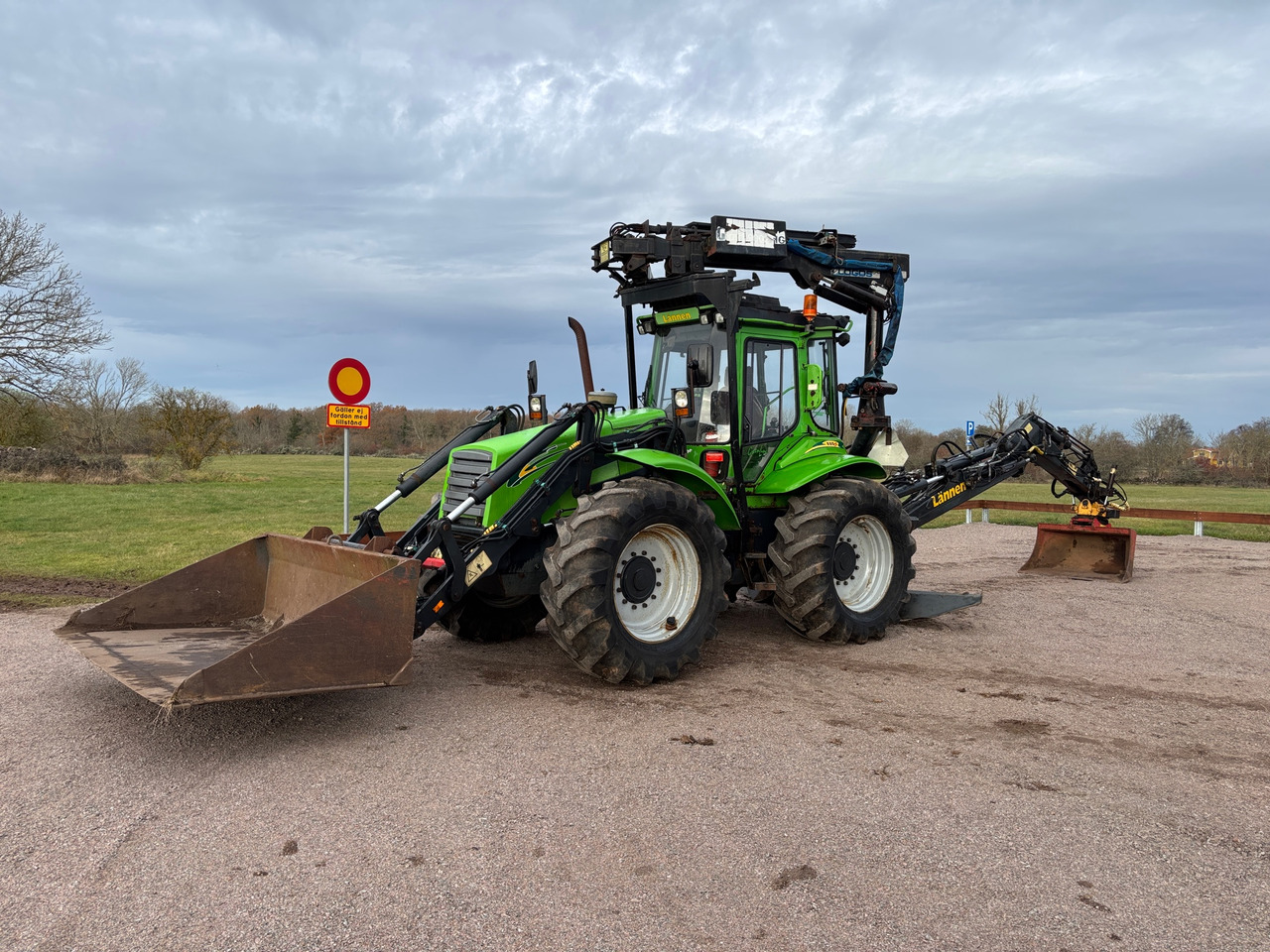 Lännen 880S - Rýpadlo-nakladač: obrázok 1 Lännen 880S - Rýpadlo-nakladač: obrázok 1