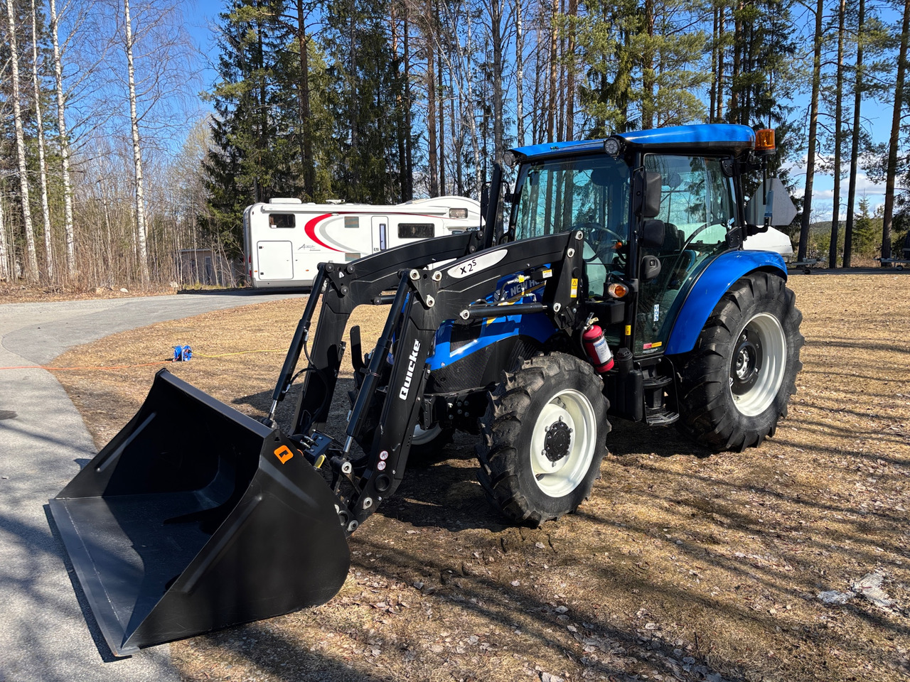 New Holland T4.75S - Traktor: obrázok 1 New Holland T4.75S - Traktor: obrázok 1