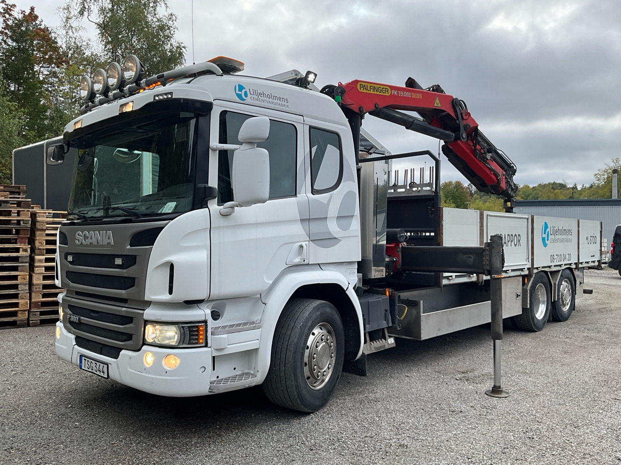 Scania P360 - Auto s hydraulickou rukou: obrázok 1 Scania P360 - Auto s hydraulickou rukou: obrázok 1