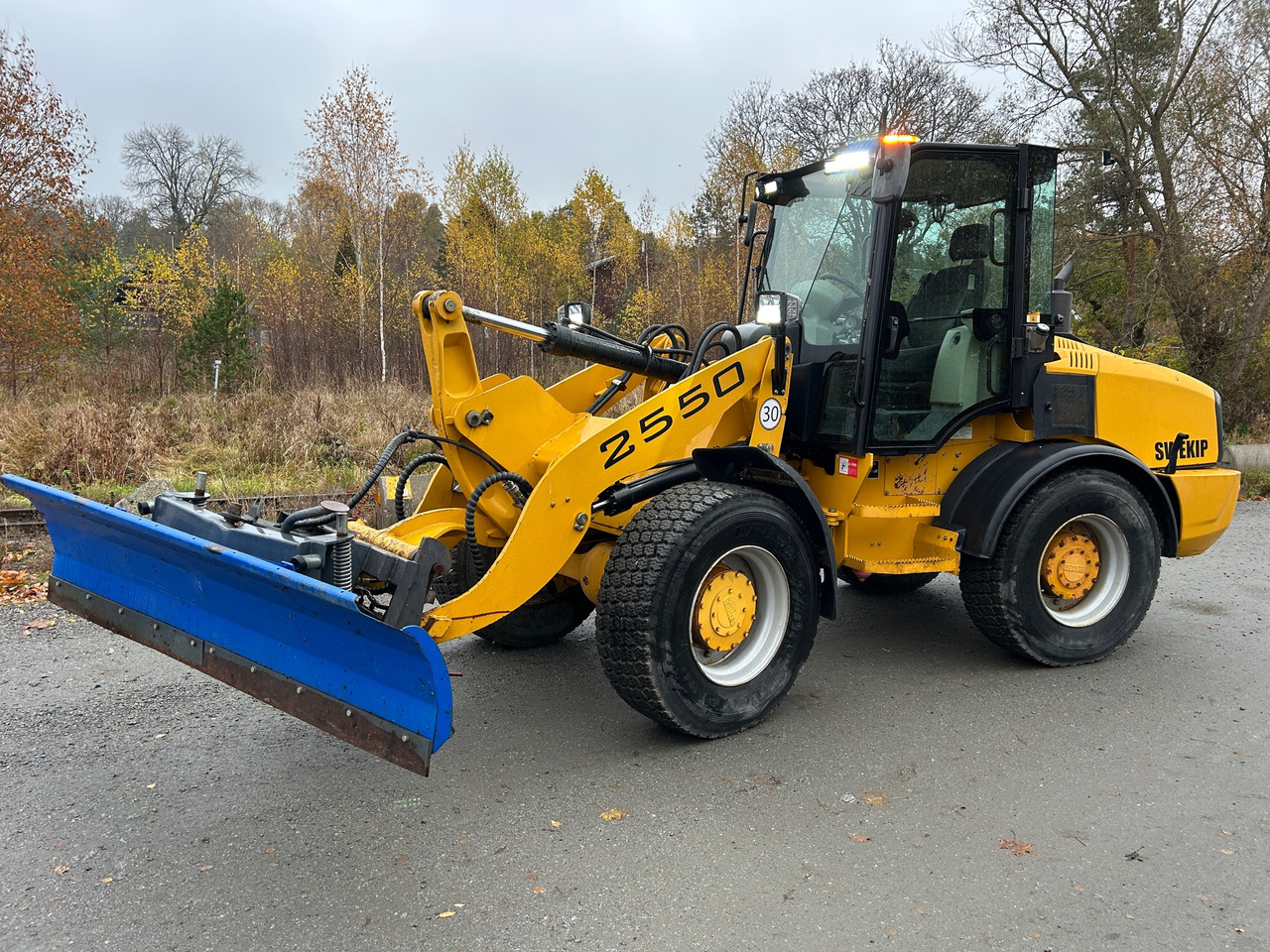 Swekip 2550 - Kolesový nakladač: obrázok 1 Swekip 2550 - Kolesový nakladač: obrázok 1